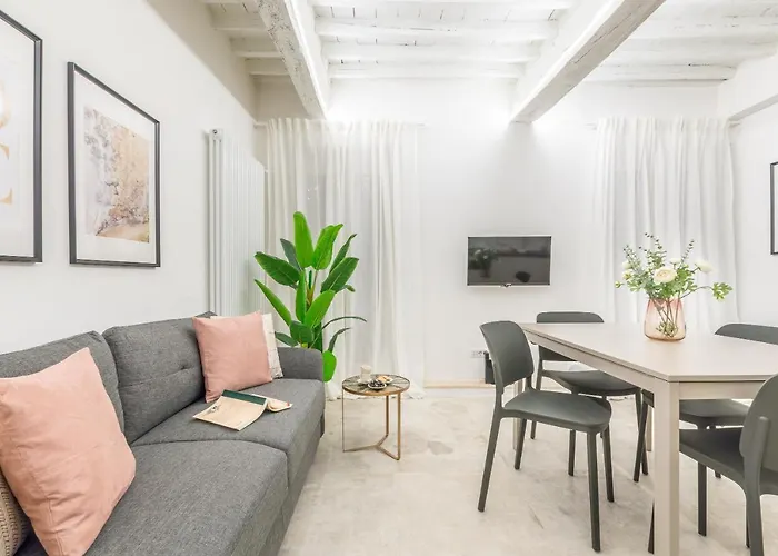 Lady Glam سيينا